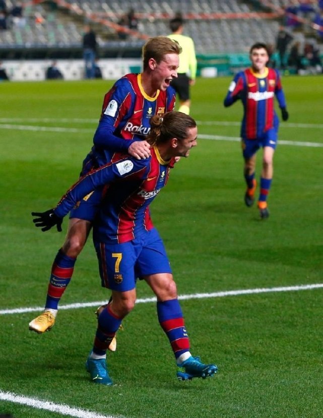 避免附加赛停赛，意媒：染黄的泽林斯基可能轮休波兰末轮比赛